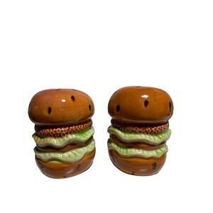 Design Imports Novelty Hamburger Salt Shaker & Pepper Shaker New In Box